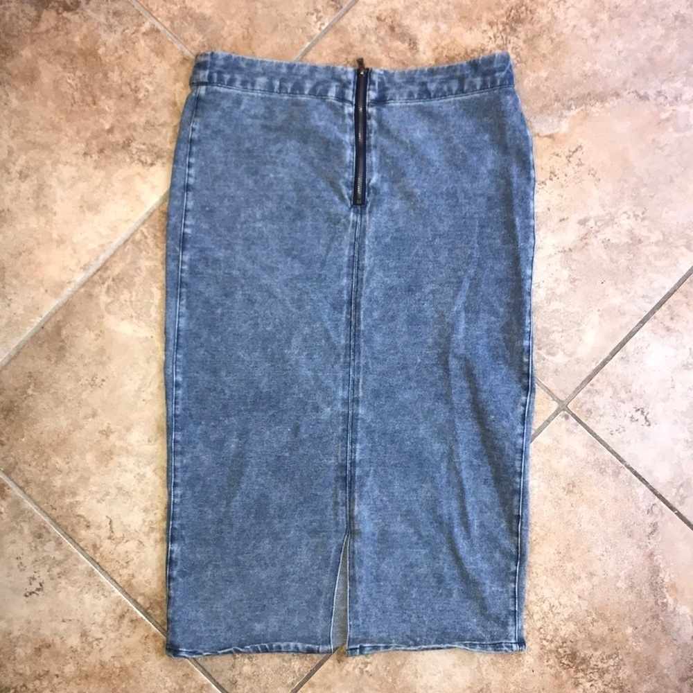 Denim like stretch pencil skirt with zipper midi